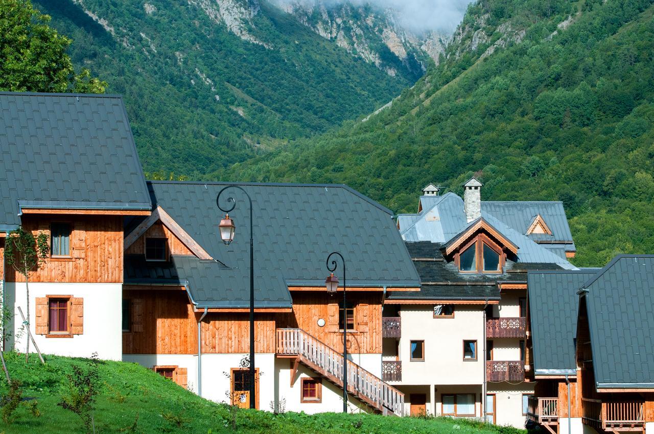 Goelia Les Chalets De Belledonne Saint-Colomban-des-Villards ภายนอก รูปภาพ