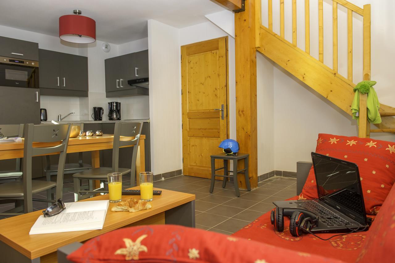 Goelia Les Chalets De Belledonne Saint-Colomban-des-Villards ภายนอก รูปภาพ